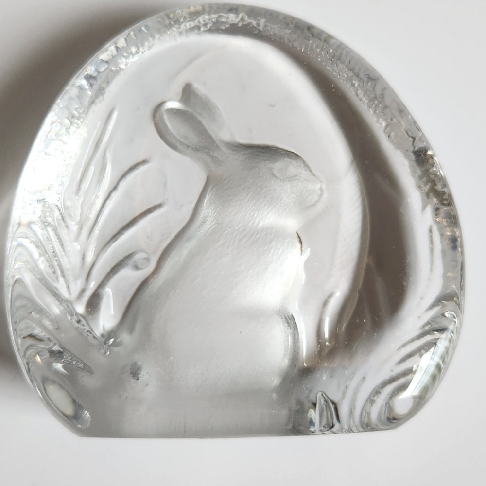 ZAJECAR CRYSTAL. Reverse frosted bunny rabbit paperweight. Yugoslavia. 80’s 4”